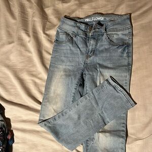 Brand ( wallflower ) color ( denim )